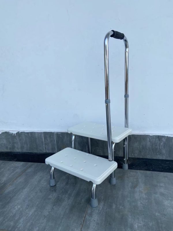 Lightweight Portable Bath Kick Non-Slip Foot Steel Safety Feet Step Stools with Handrail - Image 2